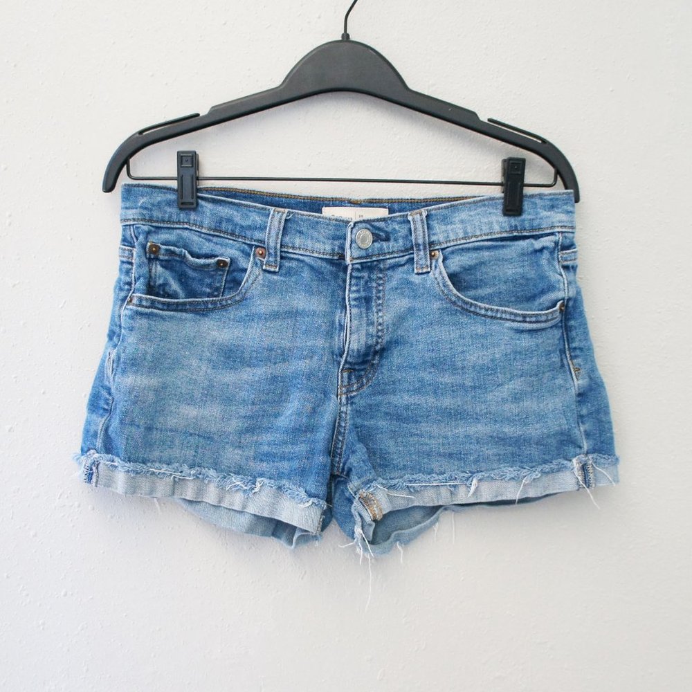 GAP 3" Frayed Cuffed Denim Mid Rise Jean Shorts